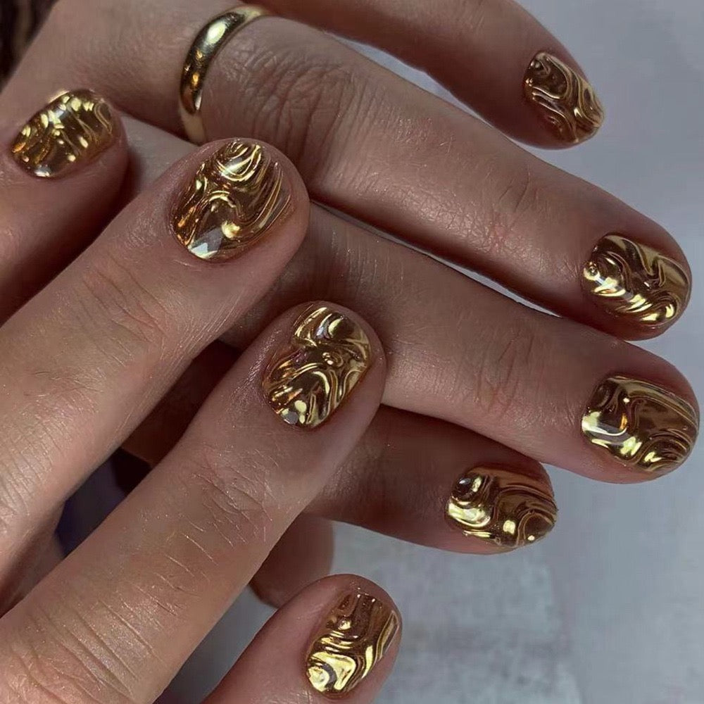 24 Pcs Short - Round Gilded Luxury Nails