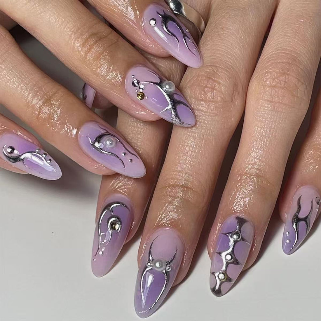 24 Pcs Gradient Purple - Silver Pattern Pointed Nails