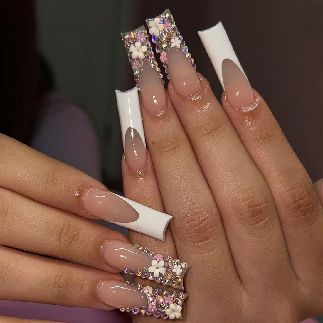24 Pcs Light Pink - White Edge Diamond - adorned Elegant Nails